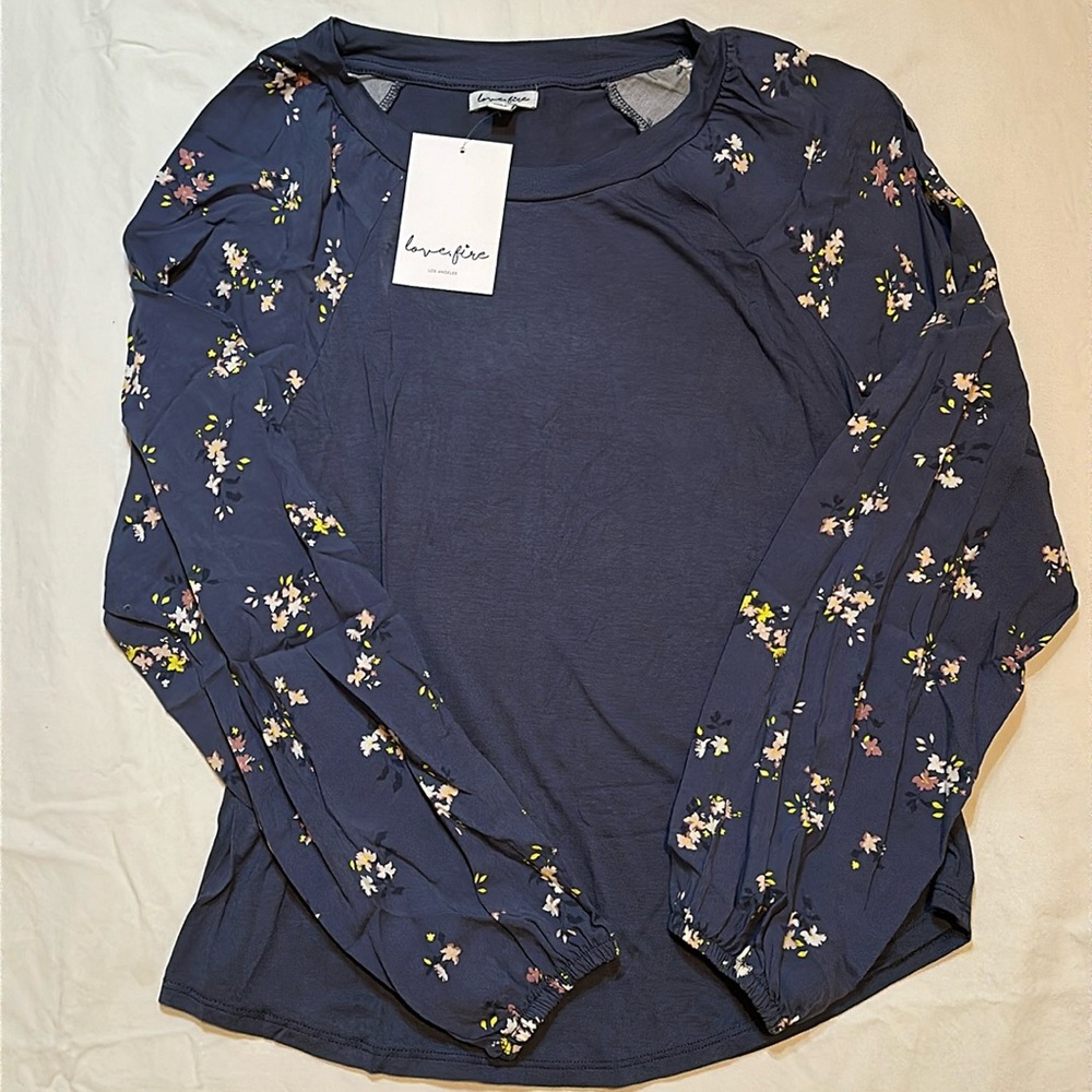 Small love, Fire balloon sleeve top in navy floral